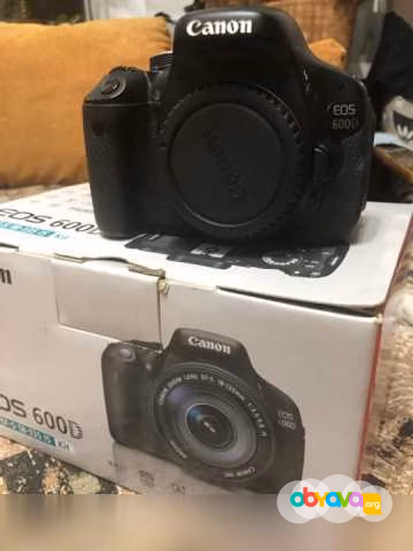 Продам: фотоаппарат Canon EOS 600D
