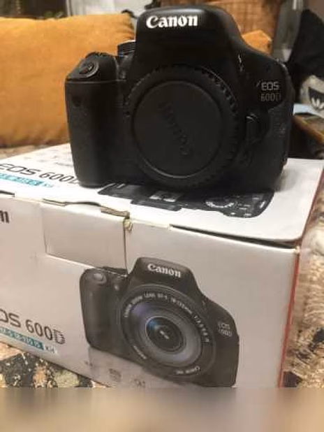 Продам: фотоаппарат Canon EOS 600D