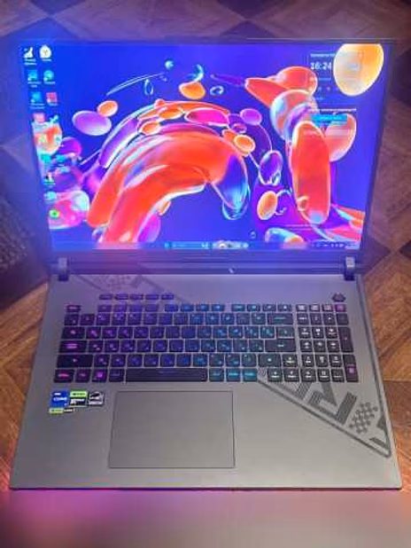 Продам: игровой ноутбук ASUS ROG STRIX G18