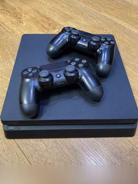Продам: Sony PlayStation 4 ps4 и 35 Игр