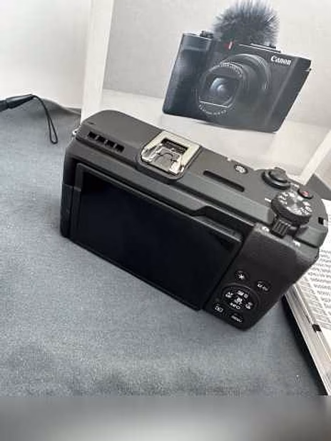 Camera Canon PowerShot V1 22.3MP 4K Digital Camera 