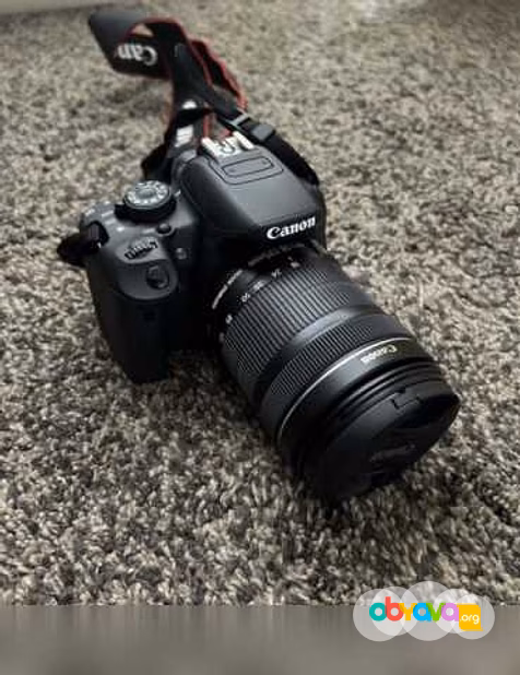 Продам: фотоаппарат Canon 700d