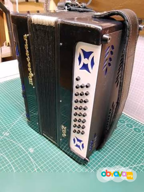 Продам: гармонь Тульская 402