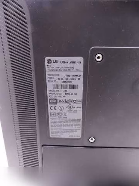 Продам: LG Flatron L1750SQ-SN в Санкт-Петербурге