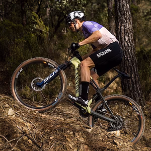 2025 Canyon Lux World Cup CFR AXS Mountain Bike (INDORACYCLES)
