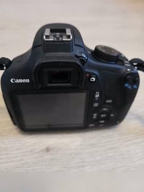 Продам: фотоаппарат Canon EOS 1200D