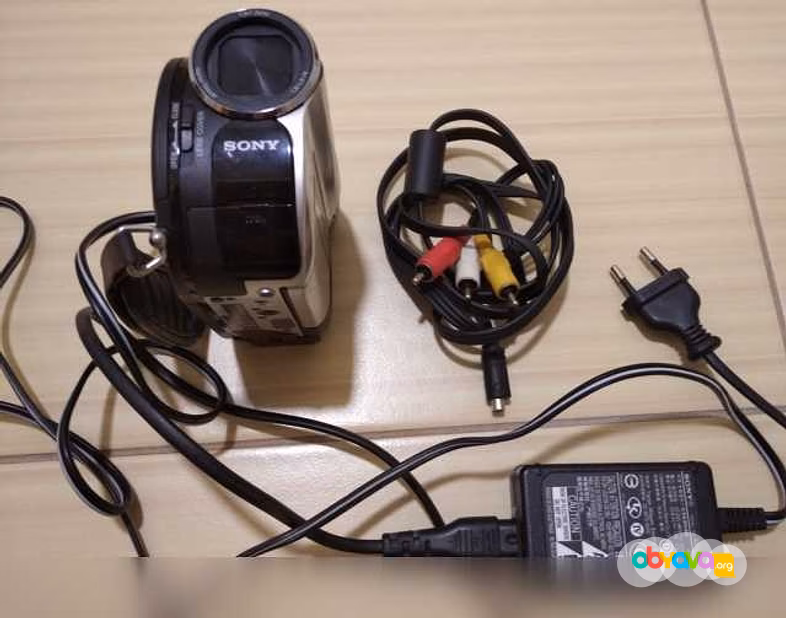 Продам: видеокамеру Sony DCR-DVD109E в Сыктывкаре