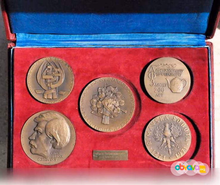 Продам: набор из 4-х настольных медалей. 1971 г в Санкт-Петербурге