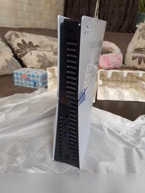 Продам: Sony playstation 5 slim 1TB новая