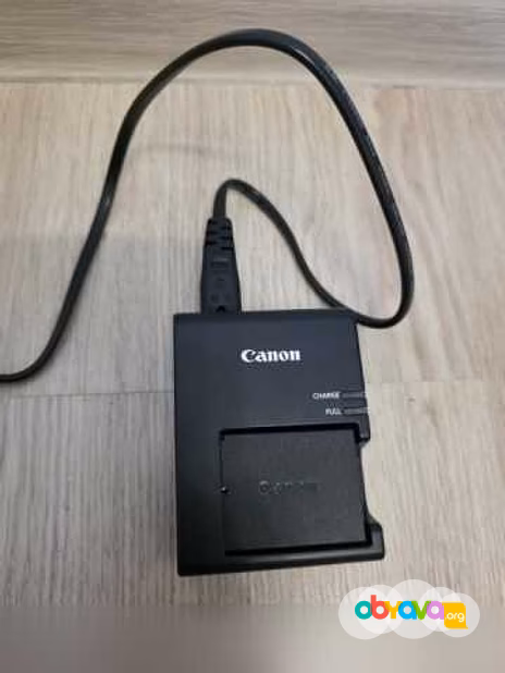 Продам: фотоаппарат Canon EOS 1200D