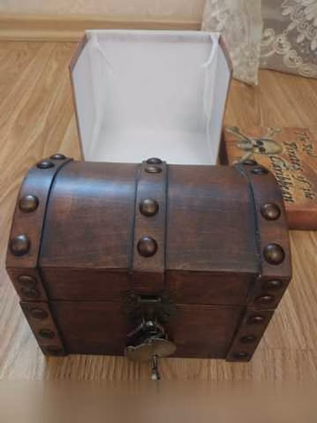 Продам: монеты серебро "Пираты Карибского моря