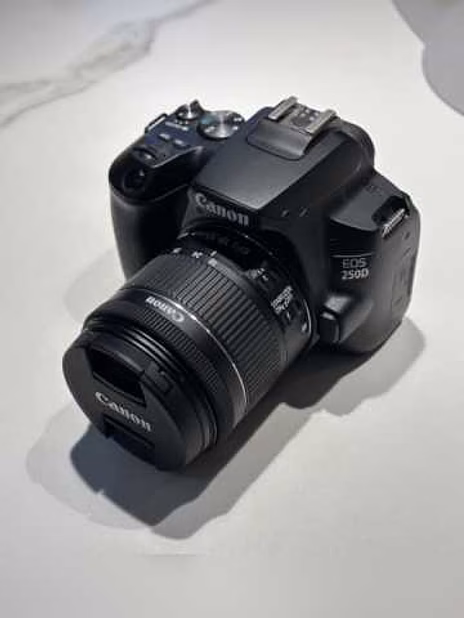 Продам: Canon EOS 250D + объектив 18-55 IS STM