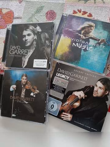 Компакт-диски (CD) разных исполнителей 