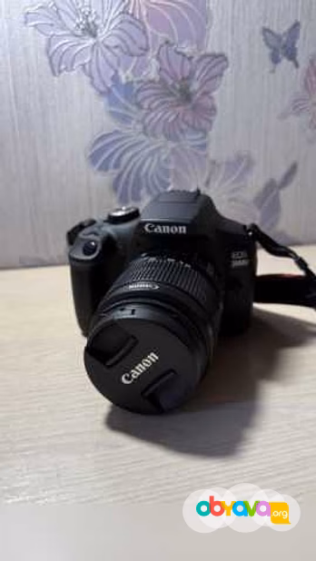 Продам: фотоаппарат canon eos 2000d