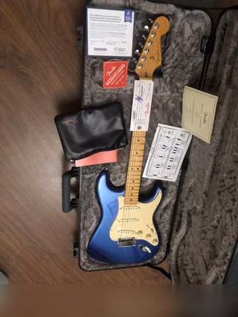 Продам: Fender American Ultra Stratocaster 2024