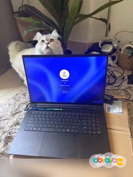 Продам: ноутбук Razer blade18(2025)