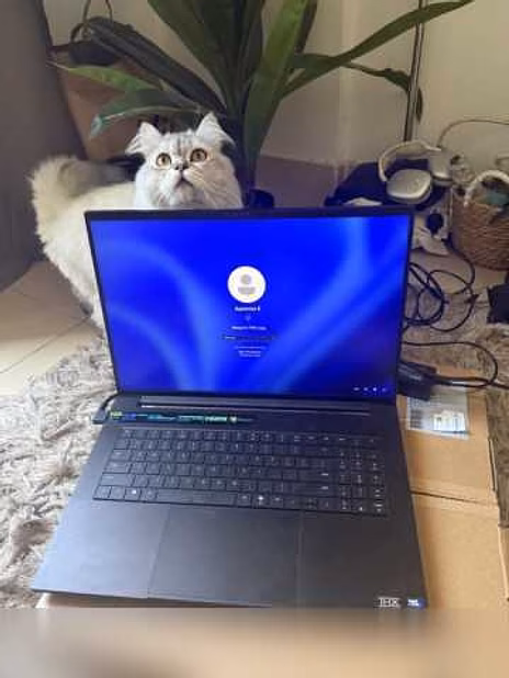 Продам: ноутбук Razer blade18(2025)