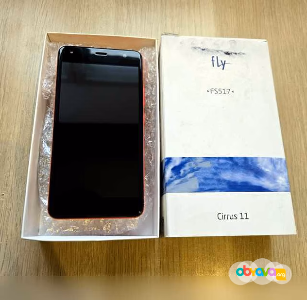 Продам: смартфон Fly FS517 Cirrus 11, 8Гб в Смоленске