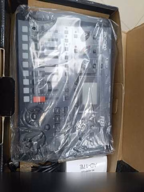 Продам: портастудия Zoom R8