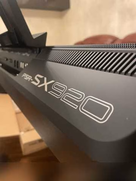 Продам: синтезатор «YAMAHA SX-920»