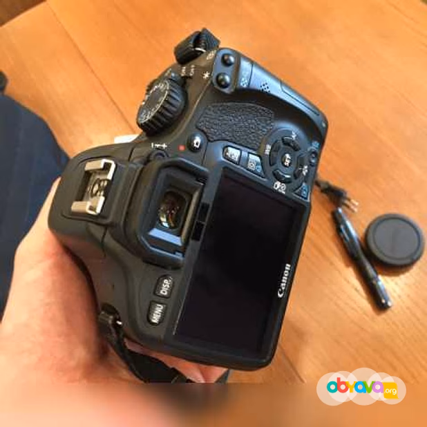Продам: Canon EOS 550D