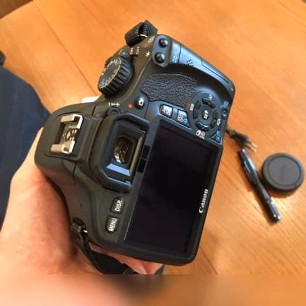 Продам: Canon EOS 550D