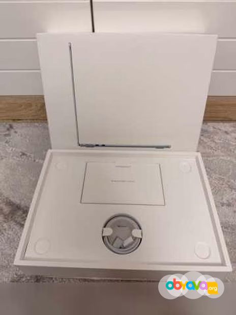 Продам: Apple MacBook Air 13 m4 16/256