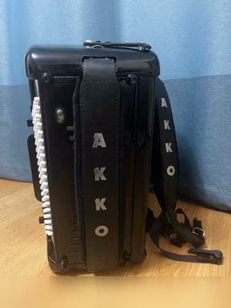 Продам: аккордеон АККО «Melani»