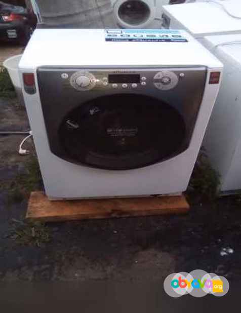 Стиральную машину Ariston Hotpoint Ariston Q 70 F 05 Cis 