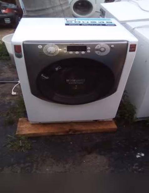 Стиральную машину Ariston Hotpoint Ariston Q 70 F 05 Cis 