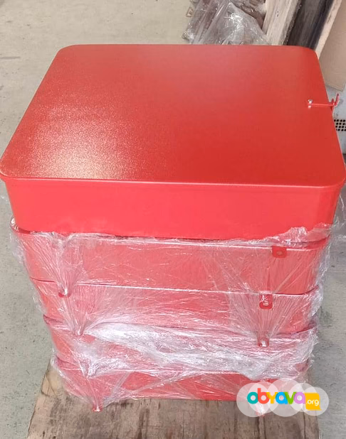 Ящик для хранения пожарного рукава с подвижной корзиной