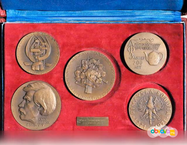 Продам: набор из 4-х настольных медалей. 1971 г в Санкт-Петербурге