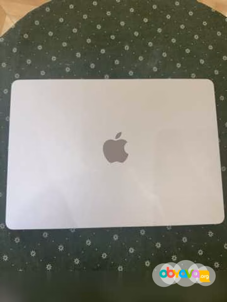 Продам: MacBook 13 m3 256gb