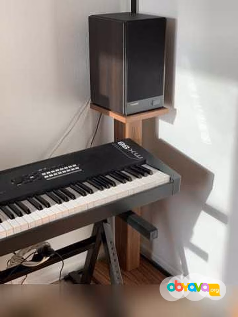 Продам: синтезатор yamaha MX88