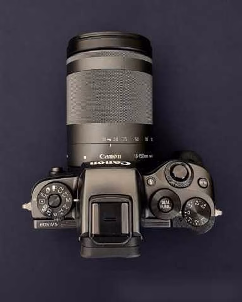 Продам: Canon EOS M5 + 18-150 + 32mm + комплект