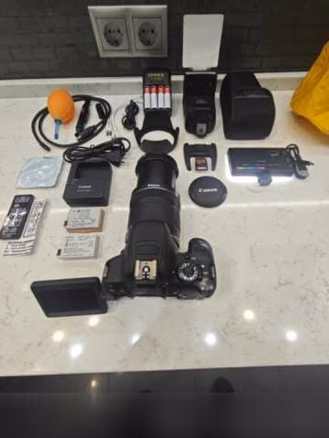 Продам: CANON EOS 650D 18-135 IS STM Japan