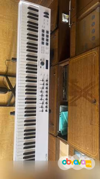 Продам: Arturia KeyLab 88