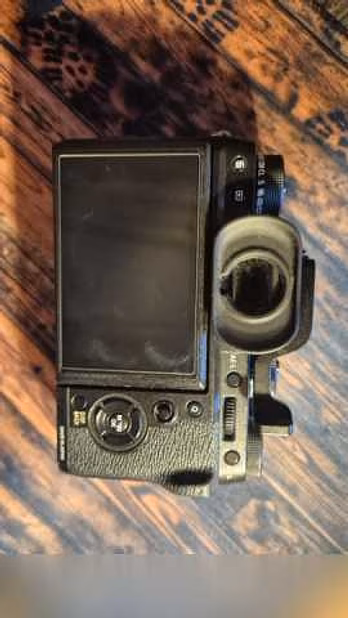 Продам: фотоаппарат Fujifilm x-t2 + объектив