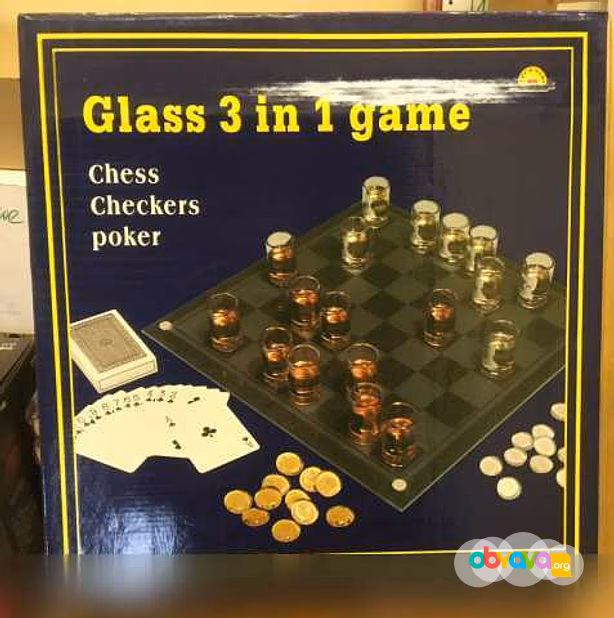 Продам: Glass 3 in 1 Game: Chess,Checkers,Poker в Москве