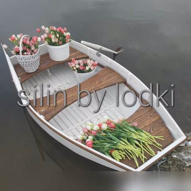 Лодка в аренду для фотосессии 