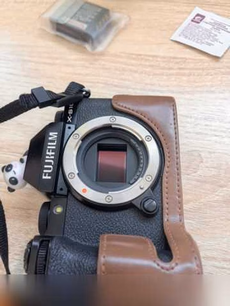 Продам: фотоаппарат Fujifilm X-S10 + 3 объектива