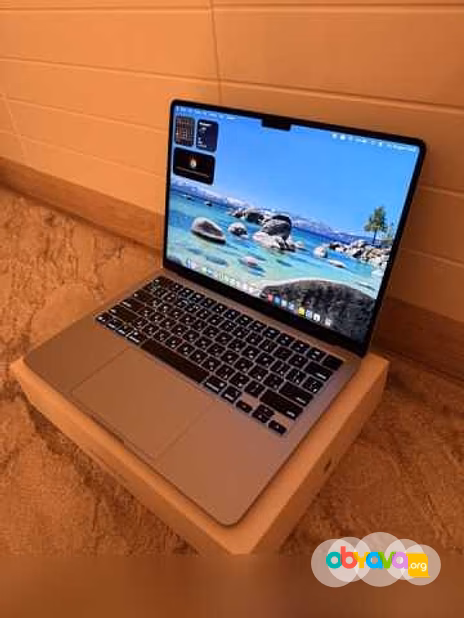 Продам: Apple MacBook Air 13 m4 16/256