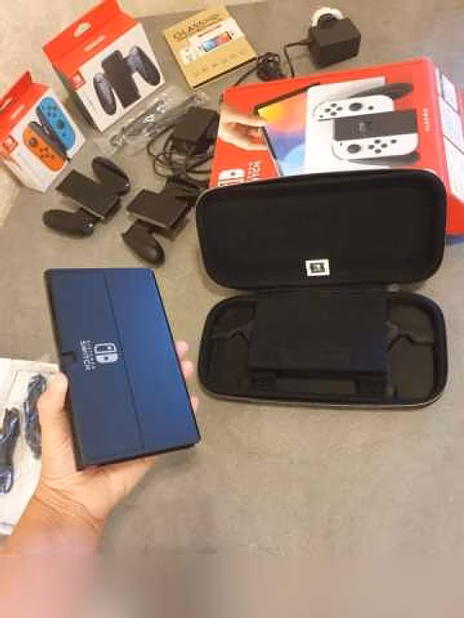 Продам: Nintendo Switch oled
