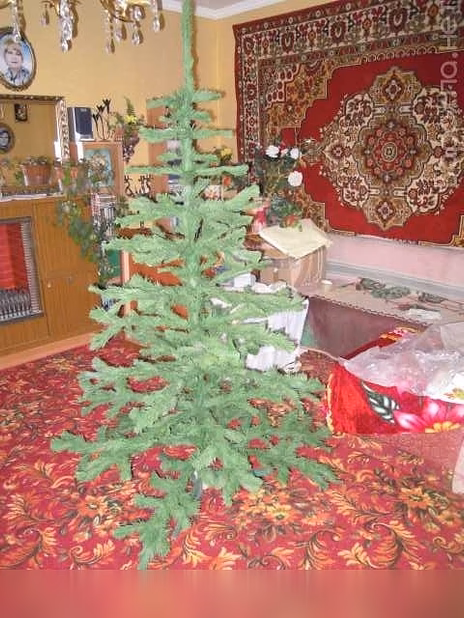 Продам: две елки искусственные (Польша) в Калининграде