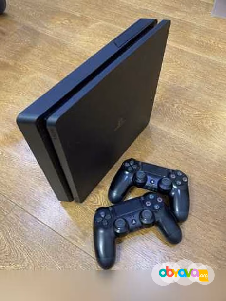 Продам: Sony PlayStation 4 ps4 и 35 Игр