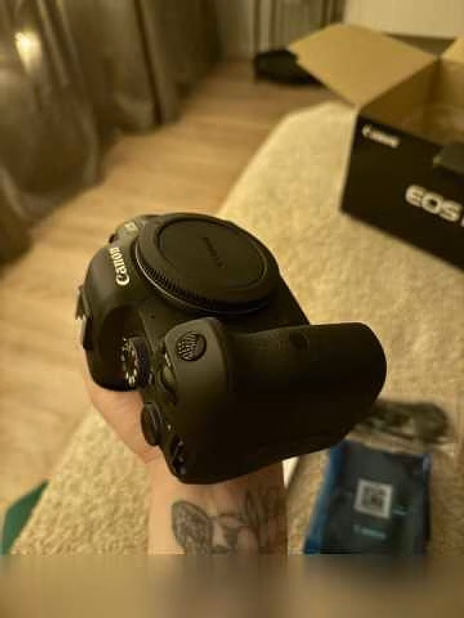 Продам: фотоаппарат canon eos r6