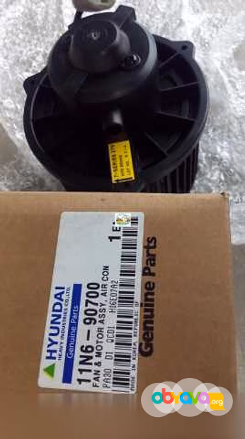 Продам: мотор отопителя печки Hyundai HL757-7