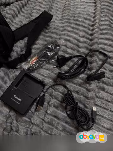 Продам: фотоаппарат Canon 600D