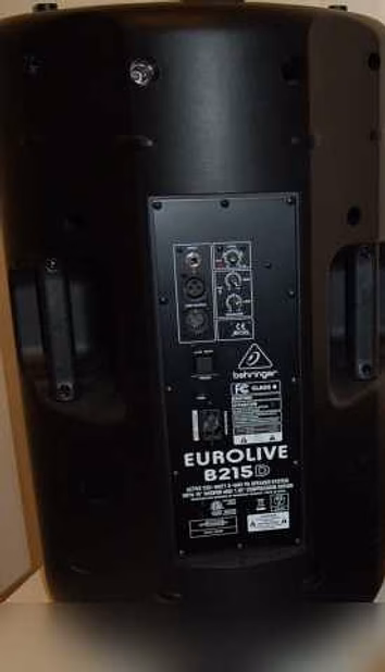 Акустическую систему behringer B215D 