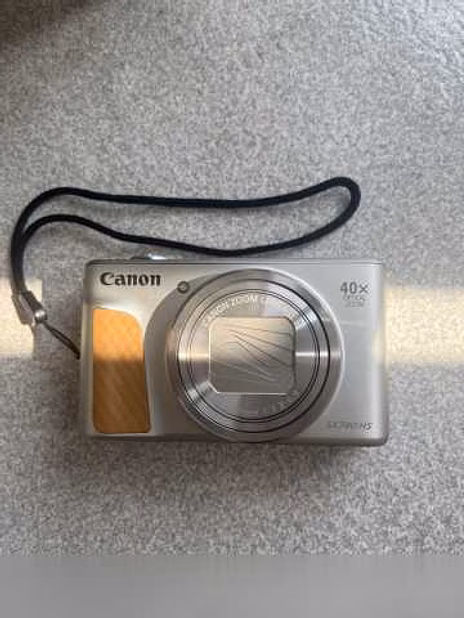 Camera 1 Canon PowerShot SX740 HS Compact Digital Camera 